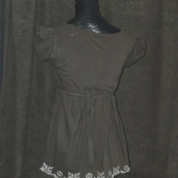 Chic Brown Embroidered Blouse - Picture 2 of 3
